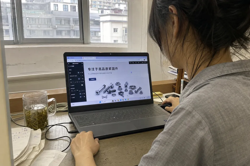 Elementor, Divi y Gutenberg en China